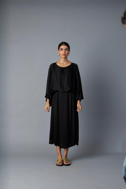 BATWING DRESS BLACK
