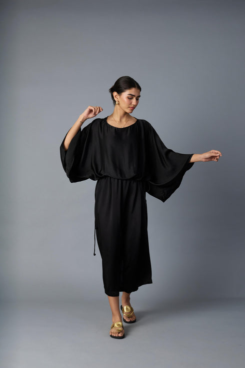 BATWING DRESS BLACK