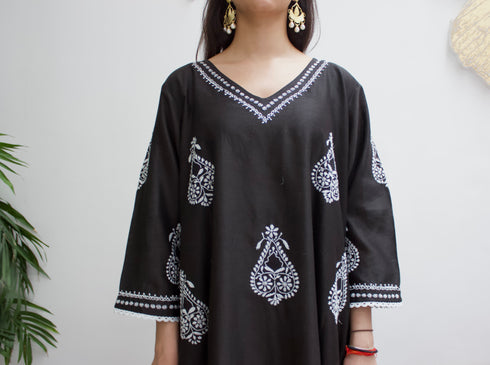 CHIKANKARI BLACK ASYMMETRICAL KURTA