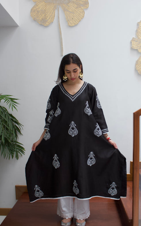 CHIKANKARI BLACK ASYMMETRICAL KURTA