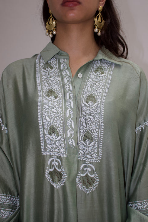 COLLARED SHORT KURTA - GREEN