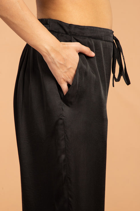 SLIM FIT PANTS - BLACK