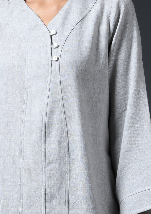 THREE BUTTON TOP- ECRU