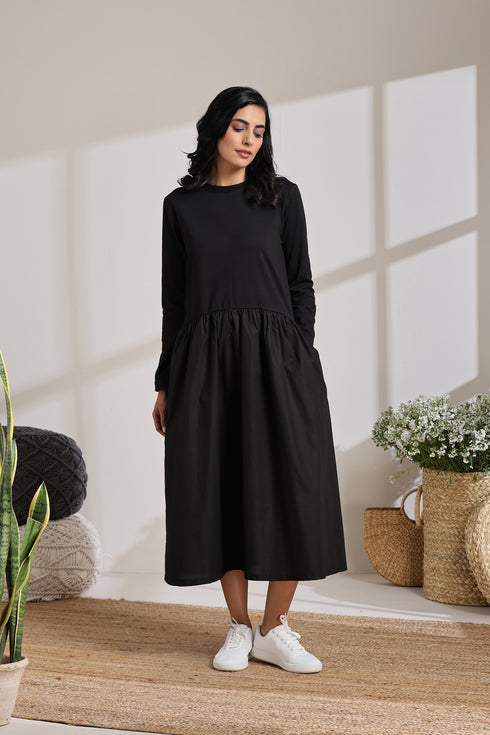 CONTRAST-PANEL MIDI T-SHIRT DRESS