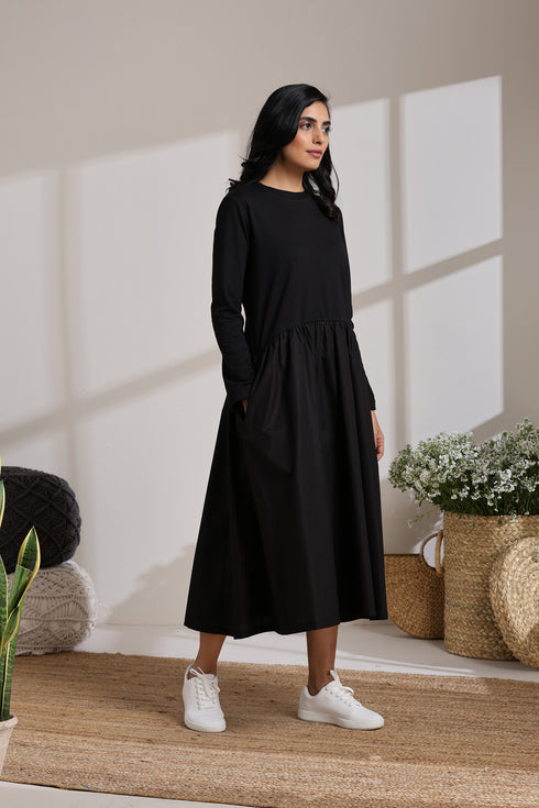 CONTRAST-PANEL MIDI T-SHIRT DRESS