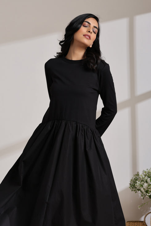CONTRAST-PANEL MIDI T-SHIRT DRESS