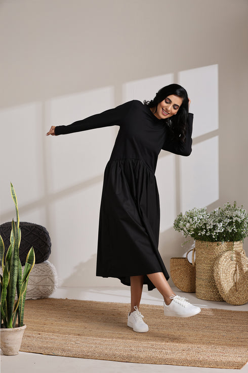 CONTRAST-PANEL MIDI T-SHIRT DRESS