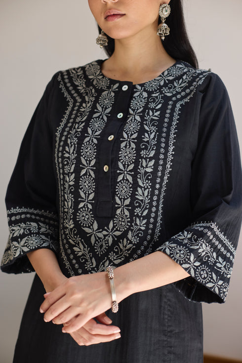 BLACK STRAIGHT FIT KURTA