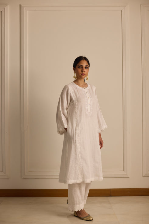 WHITE STRAIGHT FIT KURTA