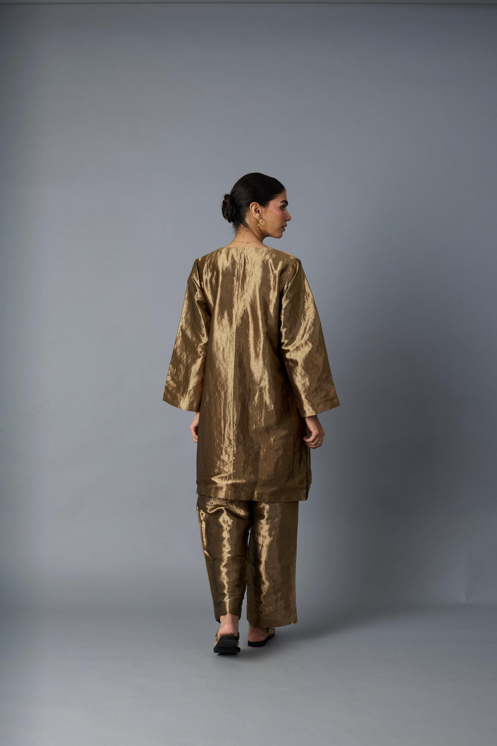 CHAMKILA KURTA & PANT SET