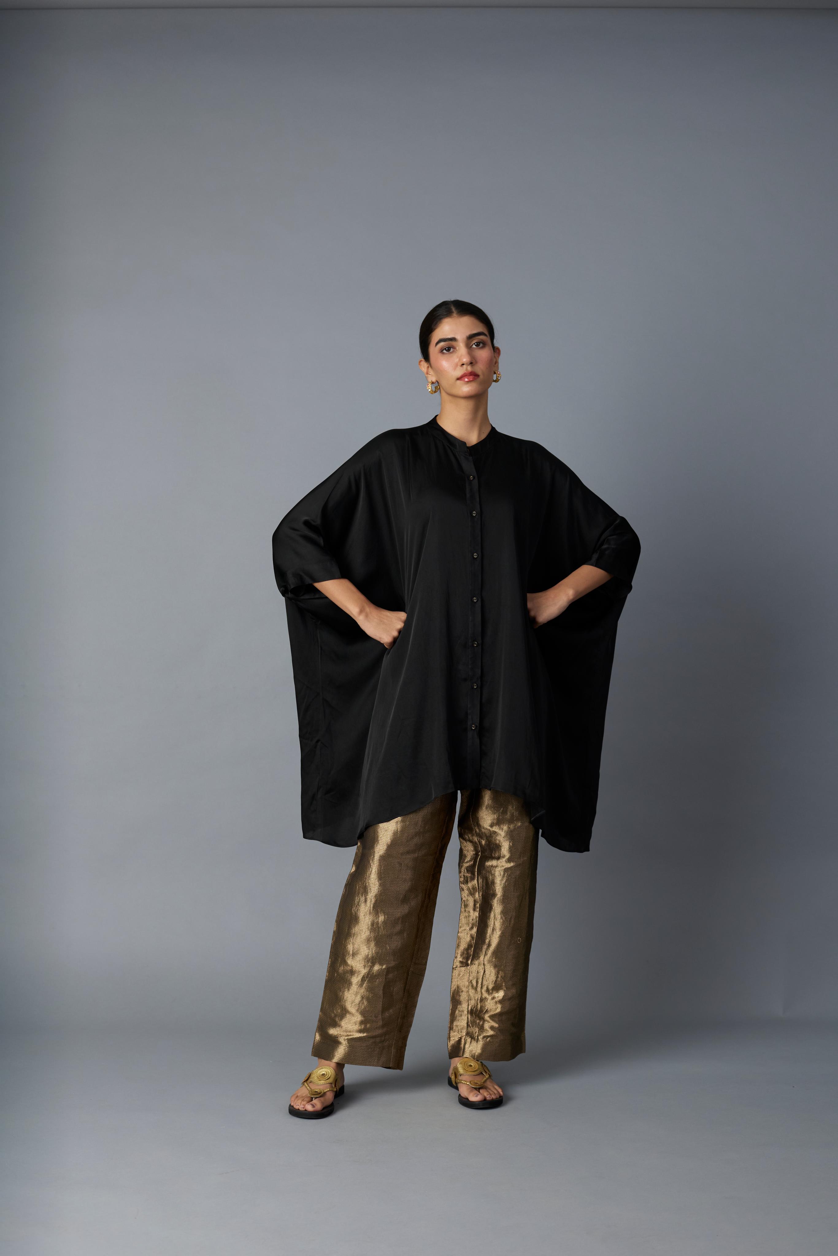 ZOHA ANTI-FIT SHIRT- BLACK