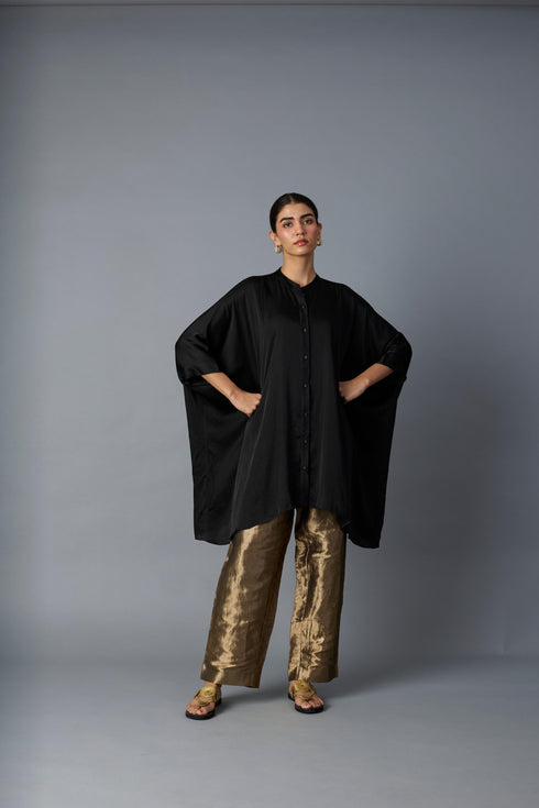 ZOHA ANTI-FIT SHIRT- BLACK