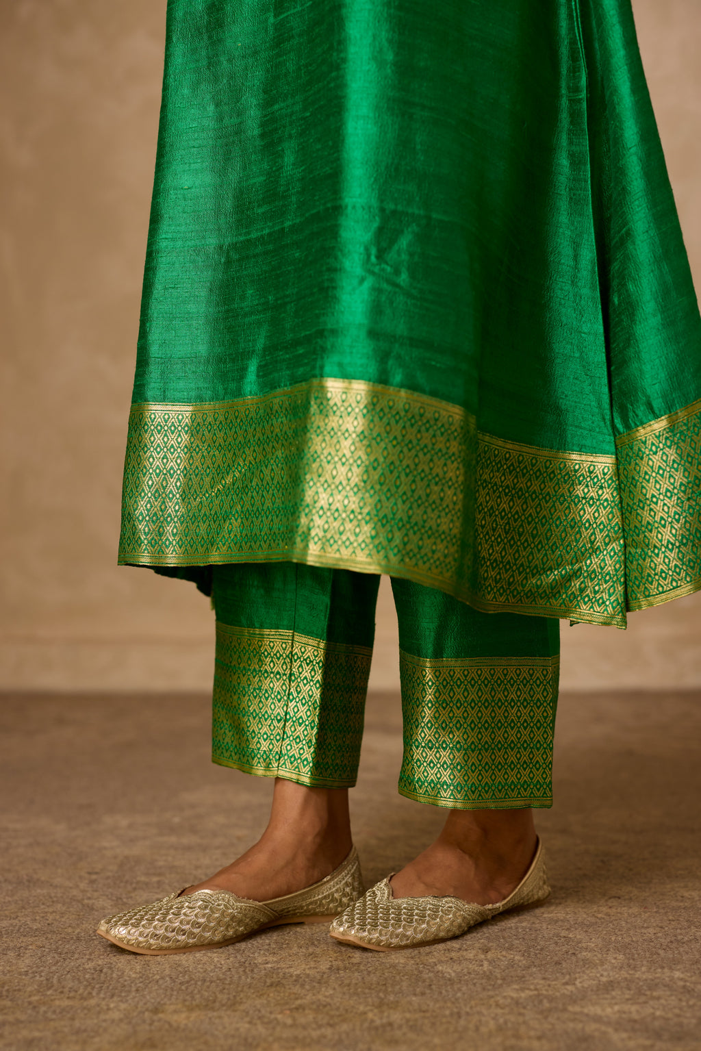 ADA RO SILK KURTA SET GREEN