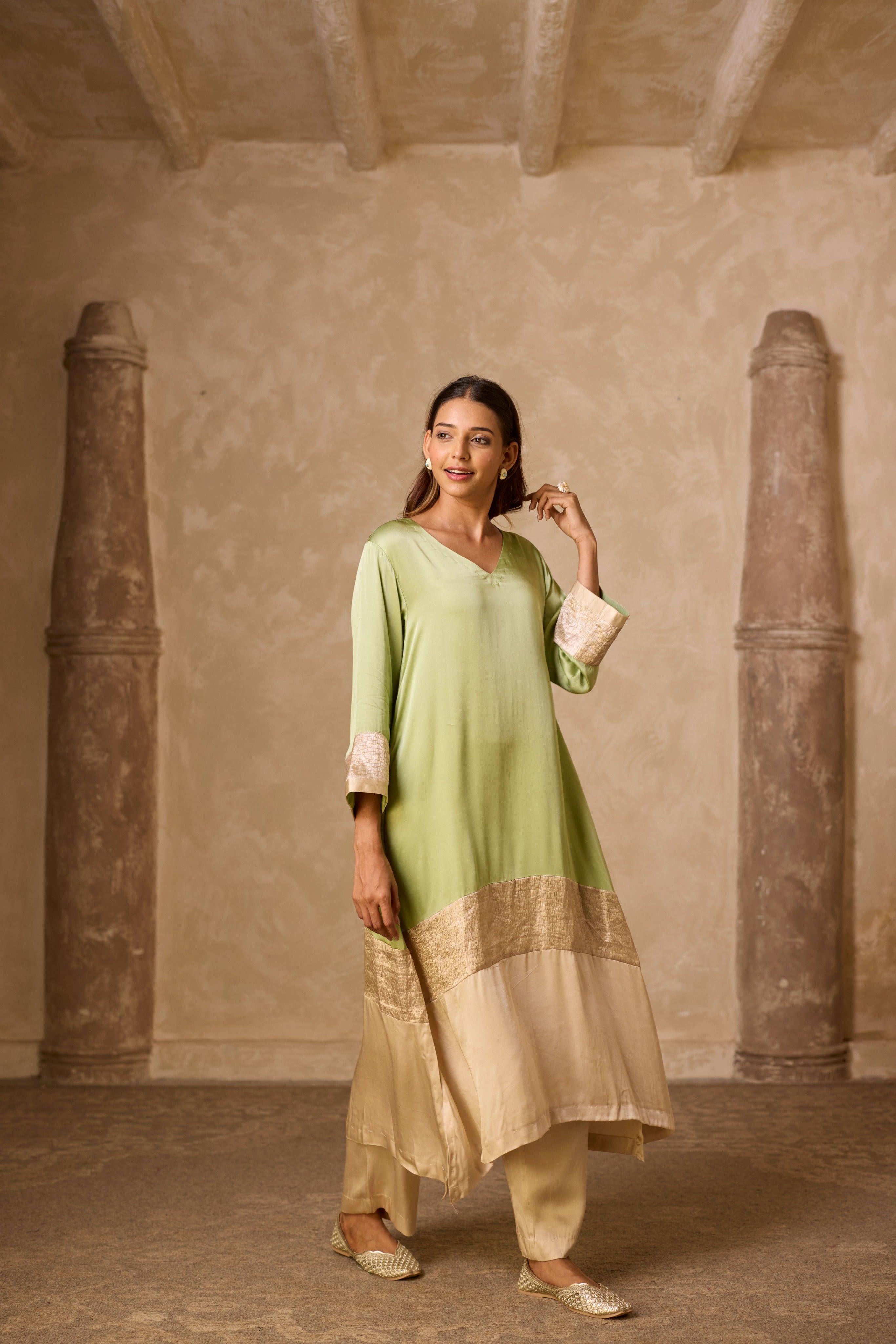 HEENA KAFTAN SET PISTA GREEN