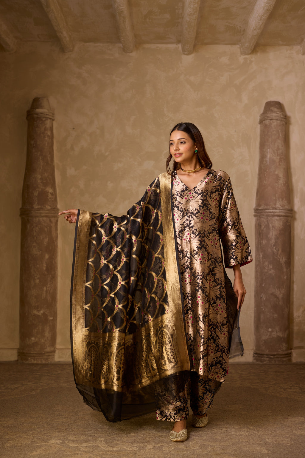 HAZARA BROCADE SET BLACK