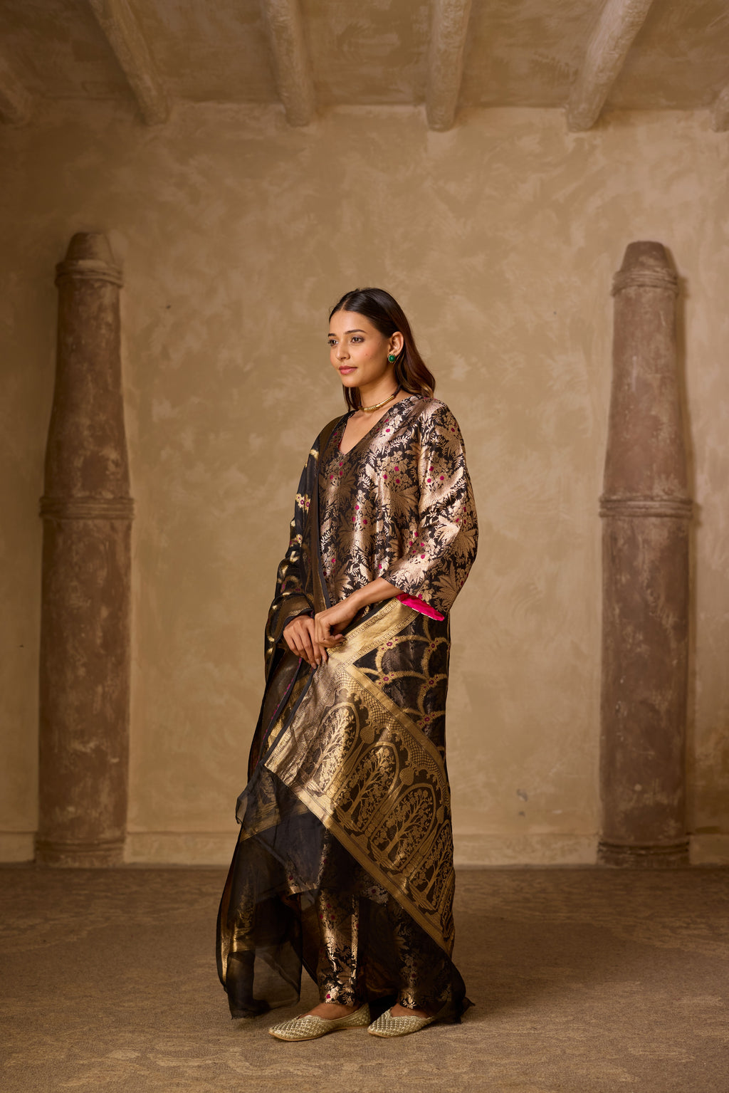 HAZARA BROCADE SET BLACK