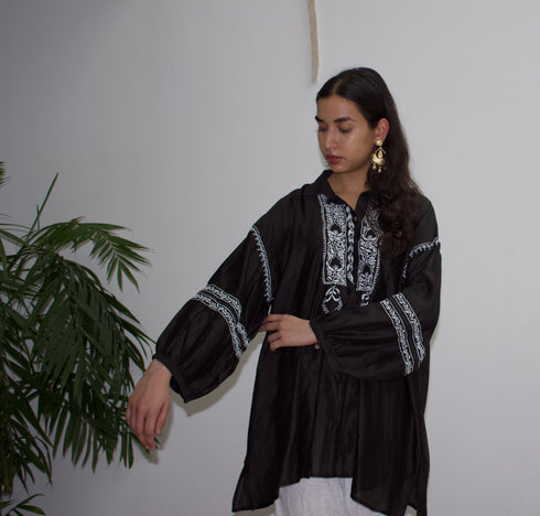 COLLARED SHORT KURTA - BLACK