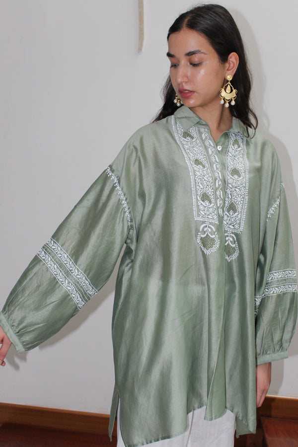 COLLARED SHORT KURTA - GREEN