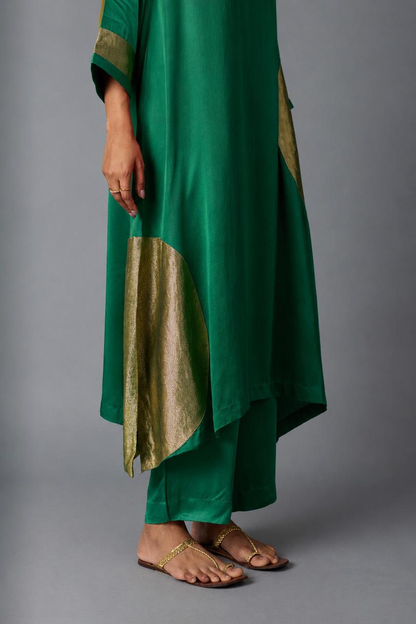 RANGOLI KAFTAN GREEN SET   (SET OF TWO)