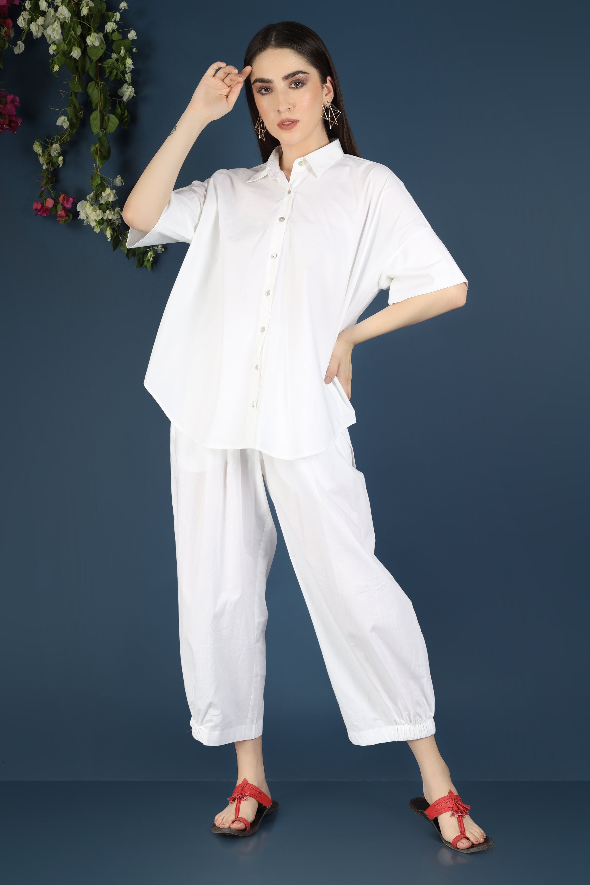 CLASSIC WHITE SHIRT
