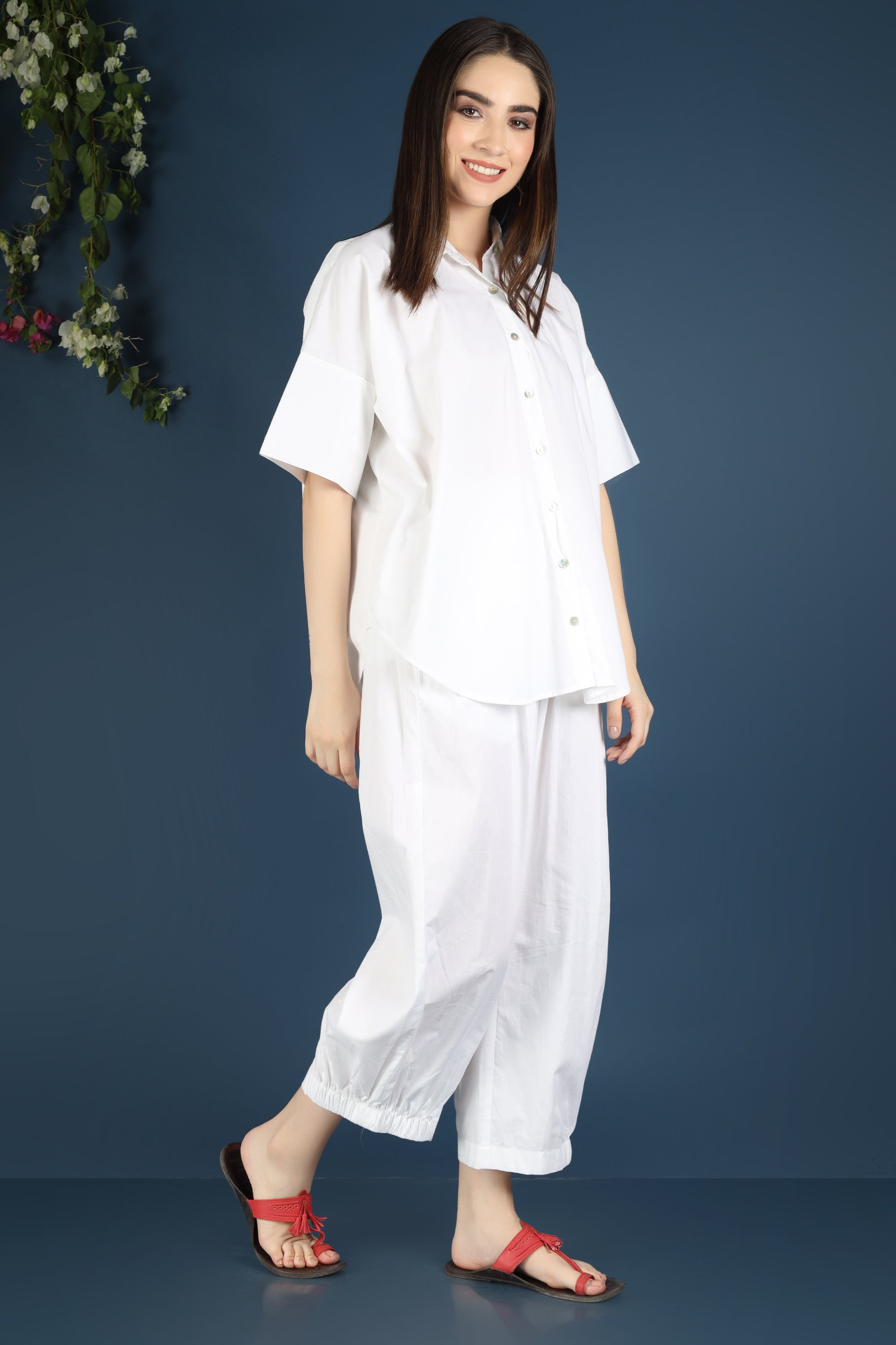 CLASSIC WHITE SHIRT