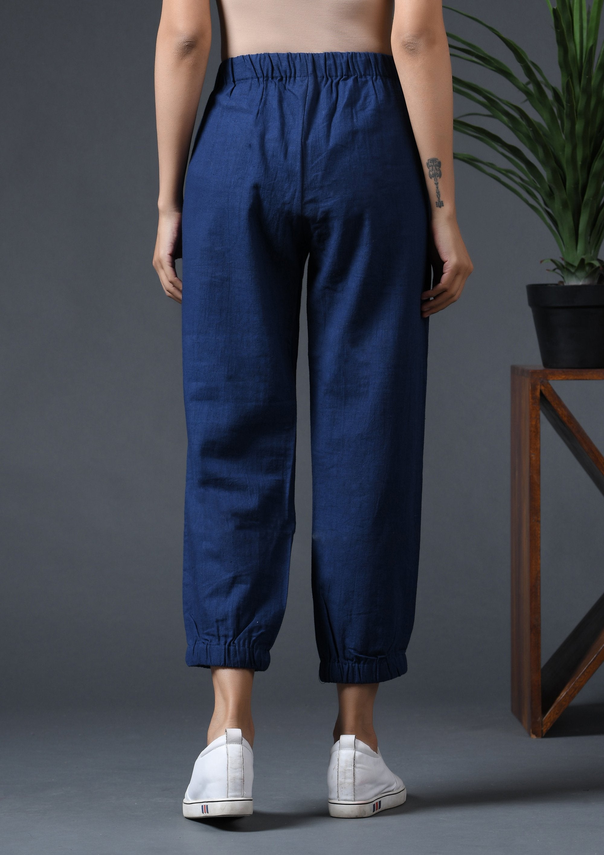 NAVY JOGGER PANTS