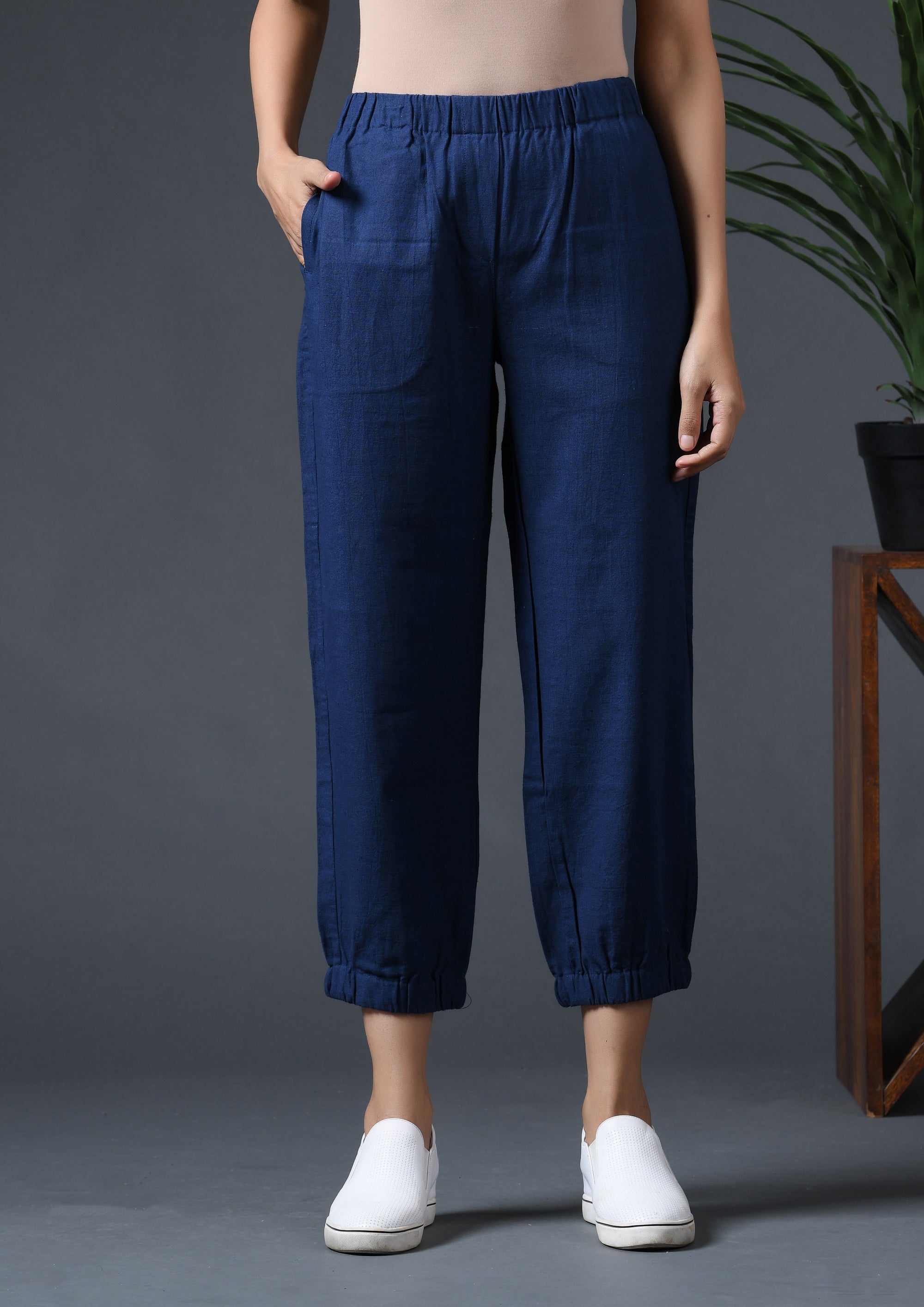 NAVY JOGGER PANTS
